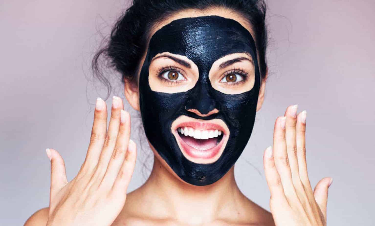 Le masque noir en cosmétique l’étiquetage serait non conforme !