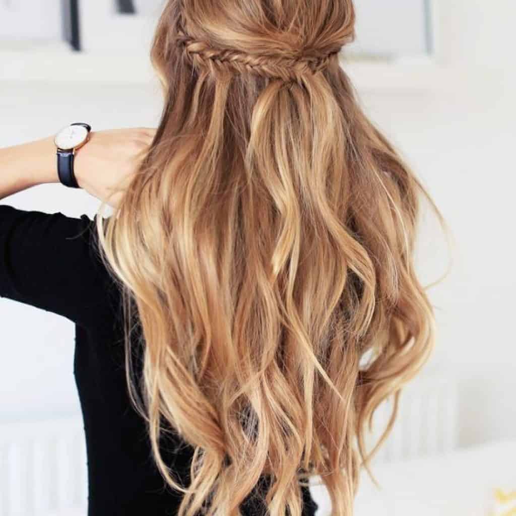 demi queue romantique coiffure