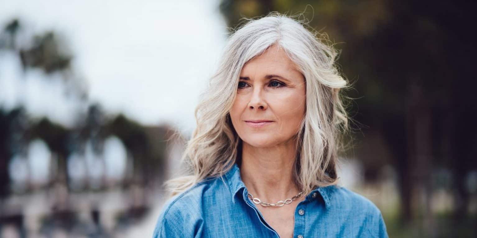 couvrir ses cheveux blancs naturellement