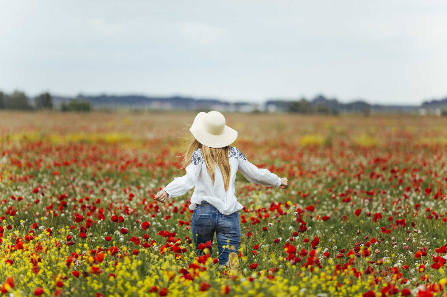 Femme chevelure printemps