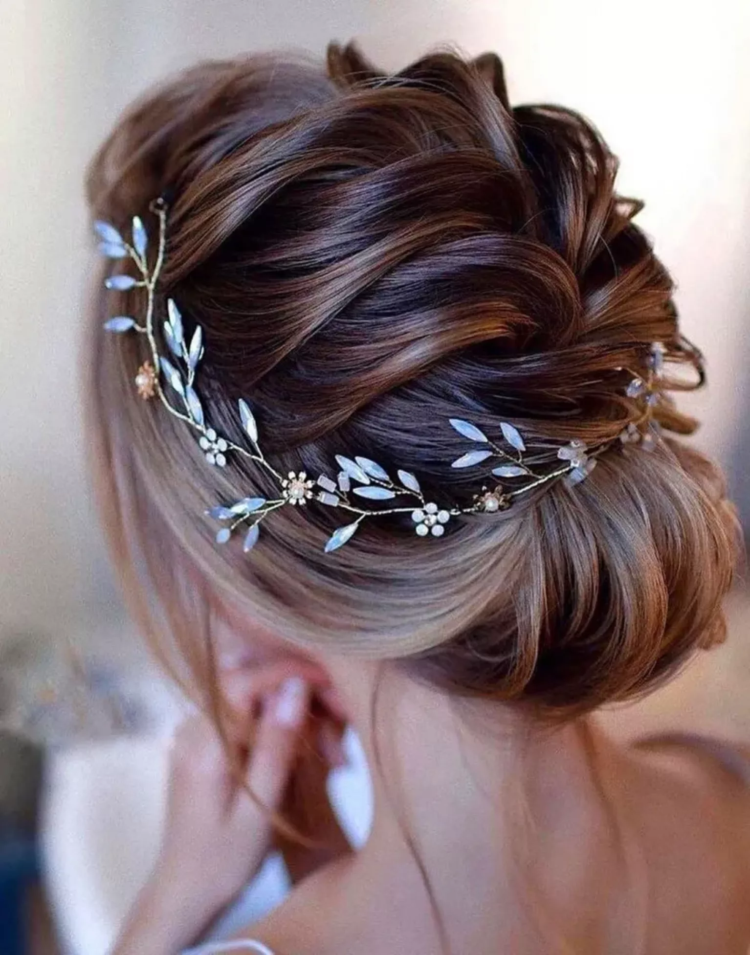 chignon avec une broche mariage