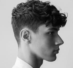 Coupe cheveux bouclés homme