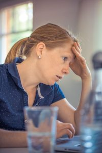 Le stress et les cheveux blancs