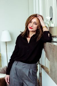 femme-cheveux-bruns