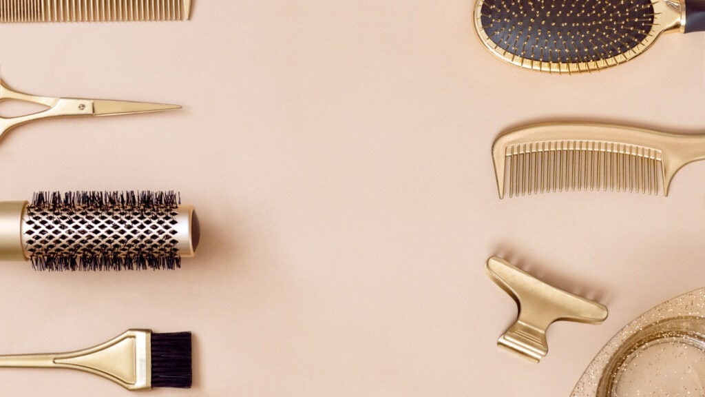 Les bon accessoires pour prendre soin de ses cheveux en automne