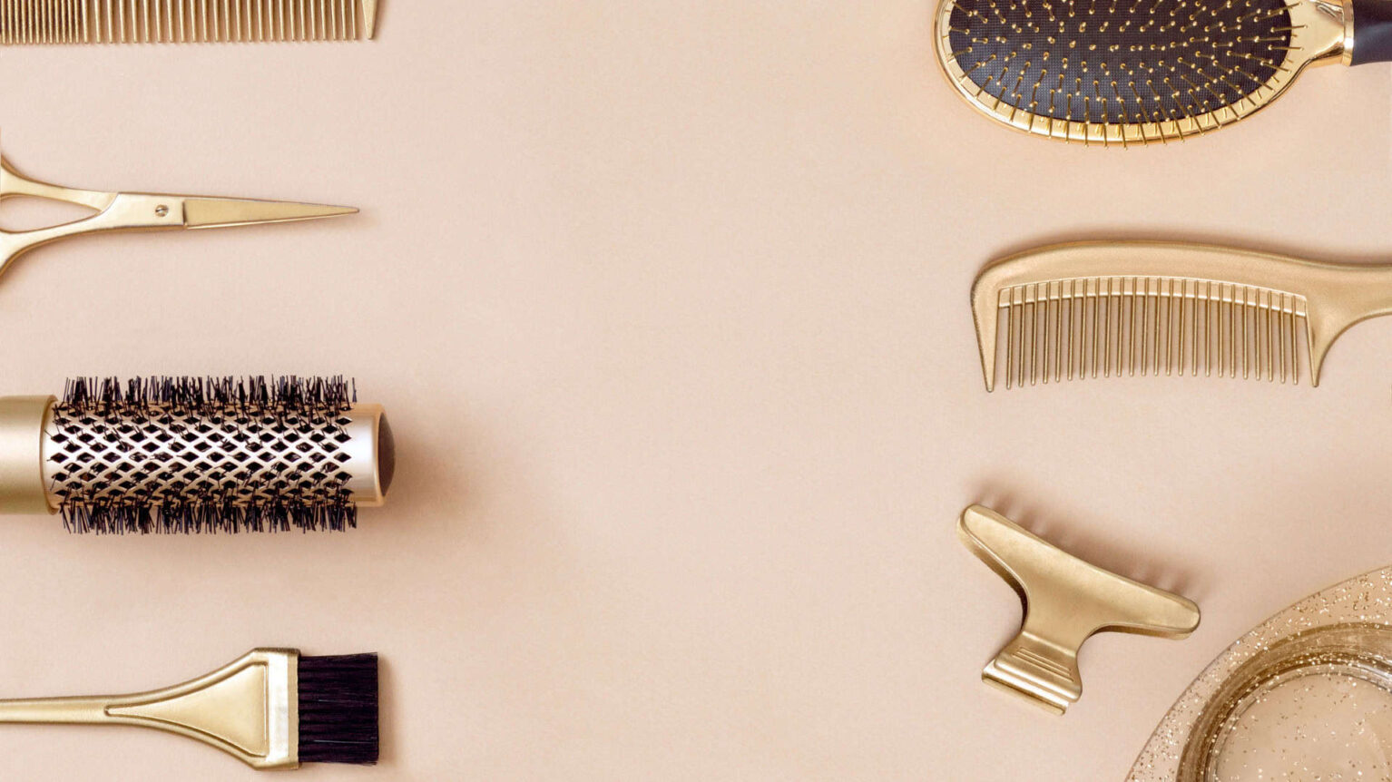 Les bon accessoires pour prendre soin de ses cheveux en automne