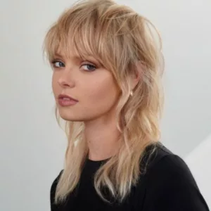 Wolfcut ou mullet en tendance 2025