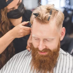 Coupe viking homme en tendance 2025