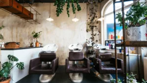 Un salon de coiffure