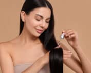 Skinification des cheveux avec du sérum Biocoiff