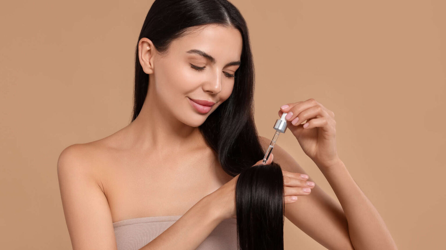Skinification des cheveux avec du sérum Biocoiff