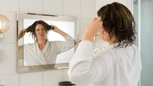 kératine-cheveux femme-en-manque-de-kératine-cheveux