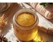 pot en verre avec ingrédients pour un gommage du cuir chevelu